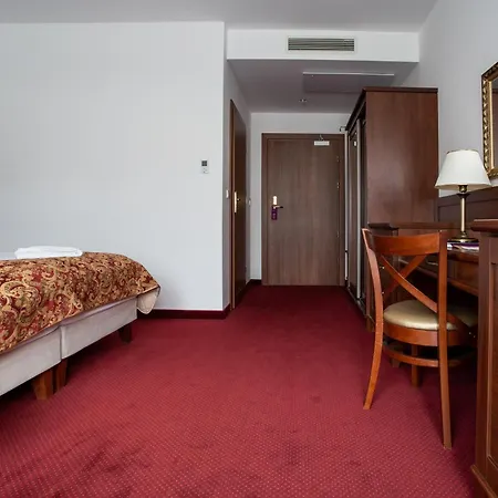 Buczynski Medical & 4*